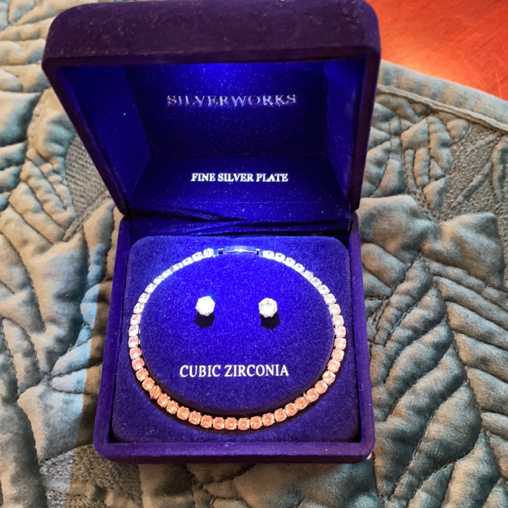 Silverworks bracelet and earrings set new without tags cubic zirconia
